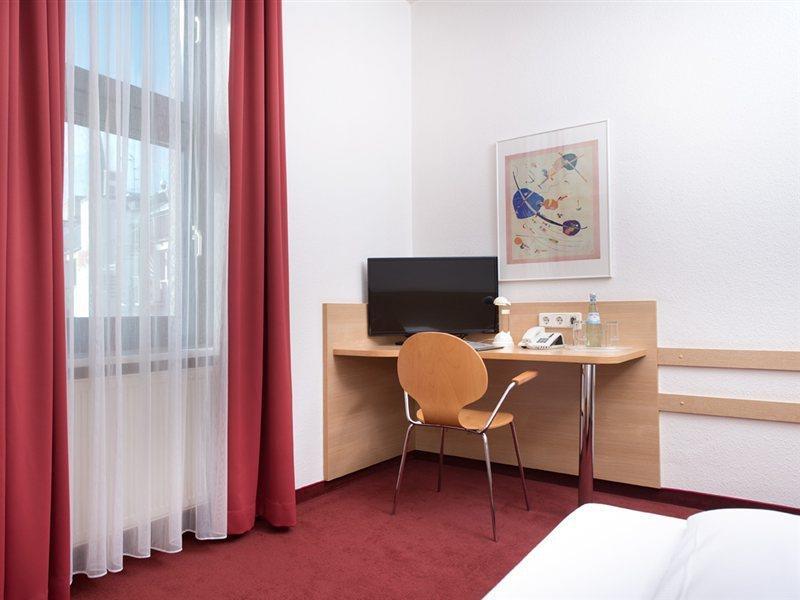 Max Brown Hotel Ku'Damm, Part Of Sircle Collection Berlin Luaran gambar